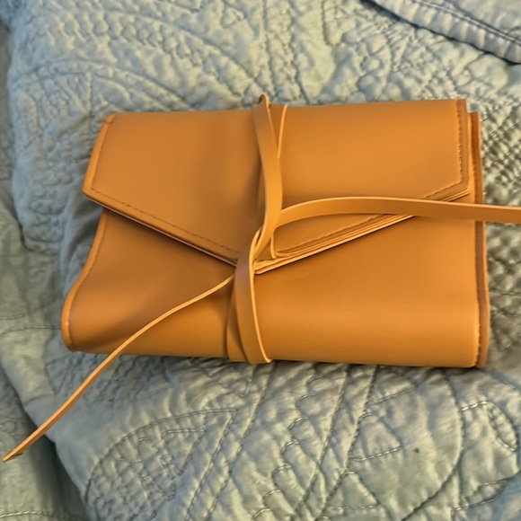 Glass Ladder and Co Tech Roll Organizer - Picture 7 of 8